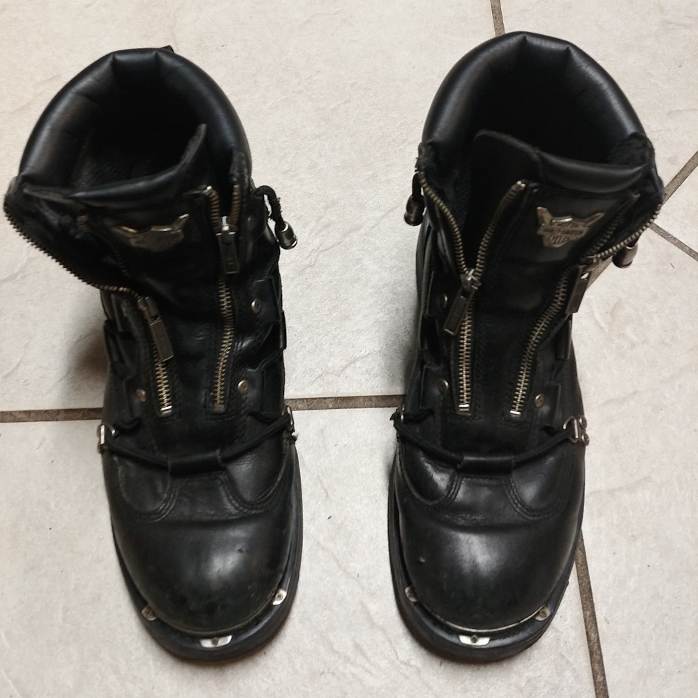 Harley Davidson riding black leather boots
